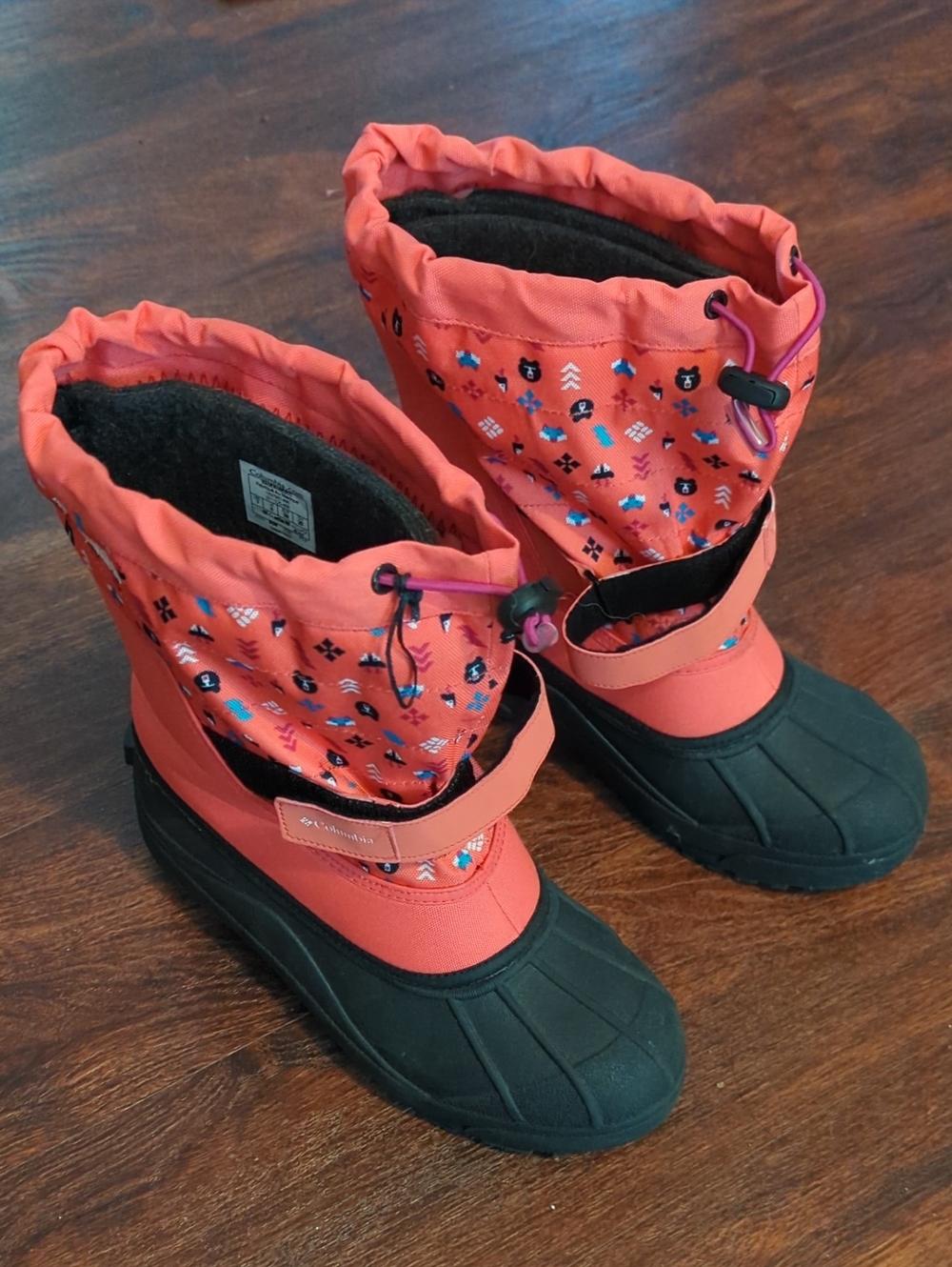 Columbia Women's Coral and Black Snow Boots - like NEW